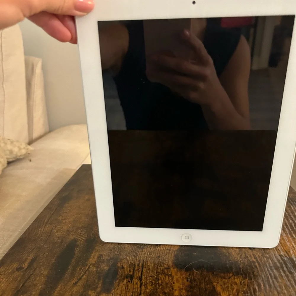 iPad 4th Gen (WiFi) - MD515LL/A